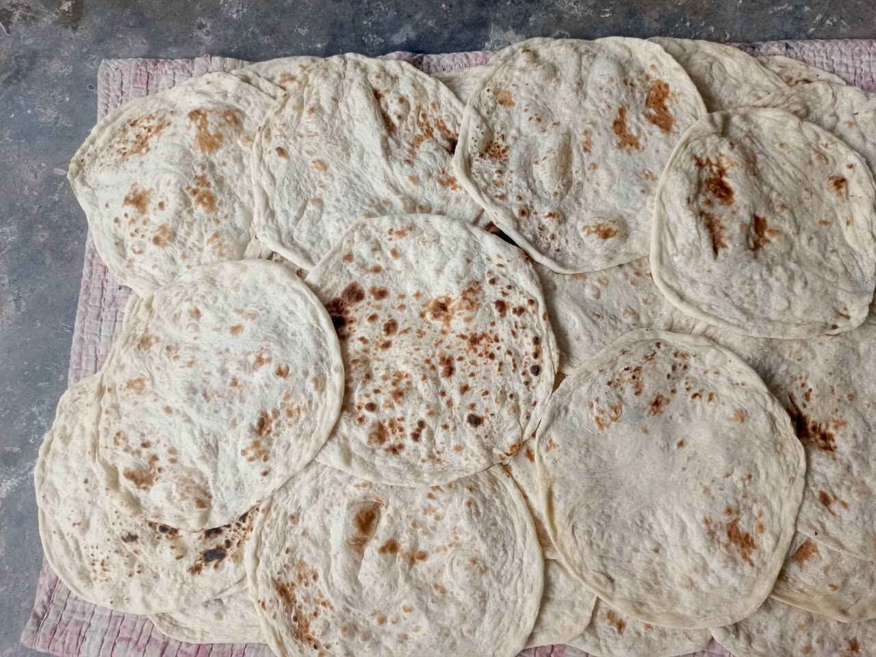 لحم بعجين • ميني بيتزا • طحين