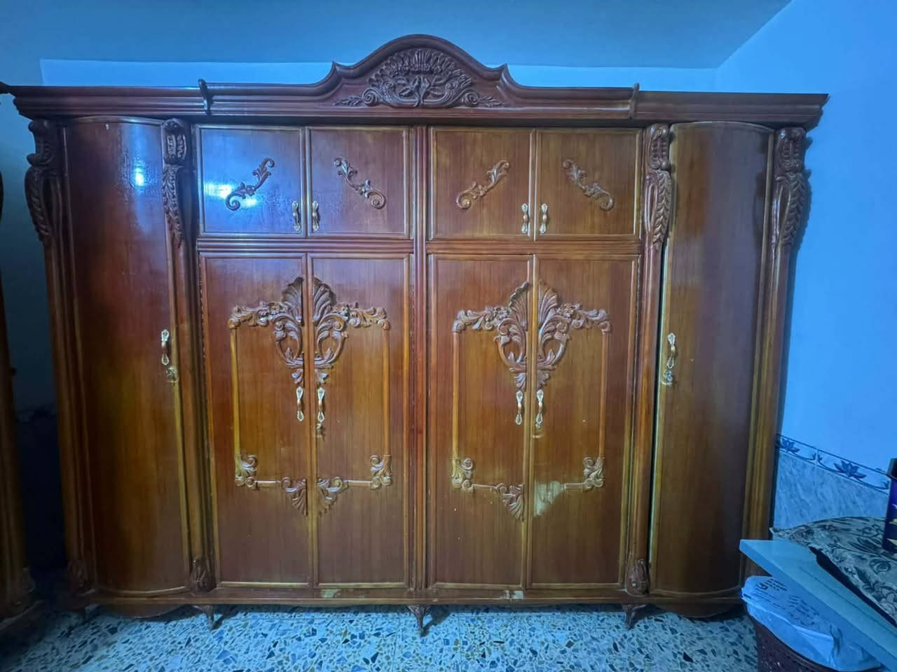 غرفه تسكام وجه وكفه صارت عليه ب3 ونص الله شاهد
اريدها 650 بيع مستعجل شراي خاص غرفه ولا اي نقص بيها 
ديوانيه 
@إشارة
