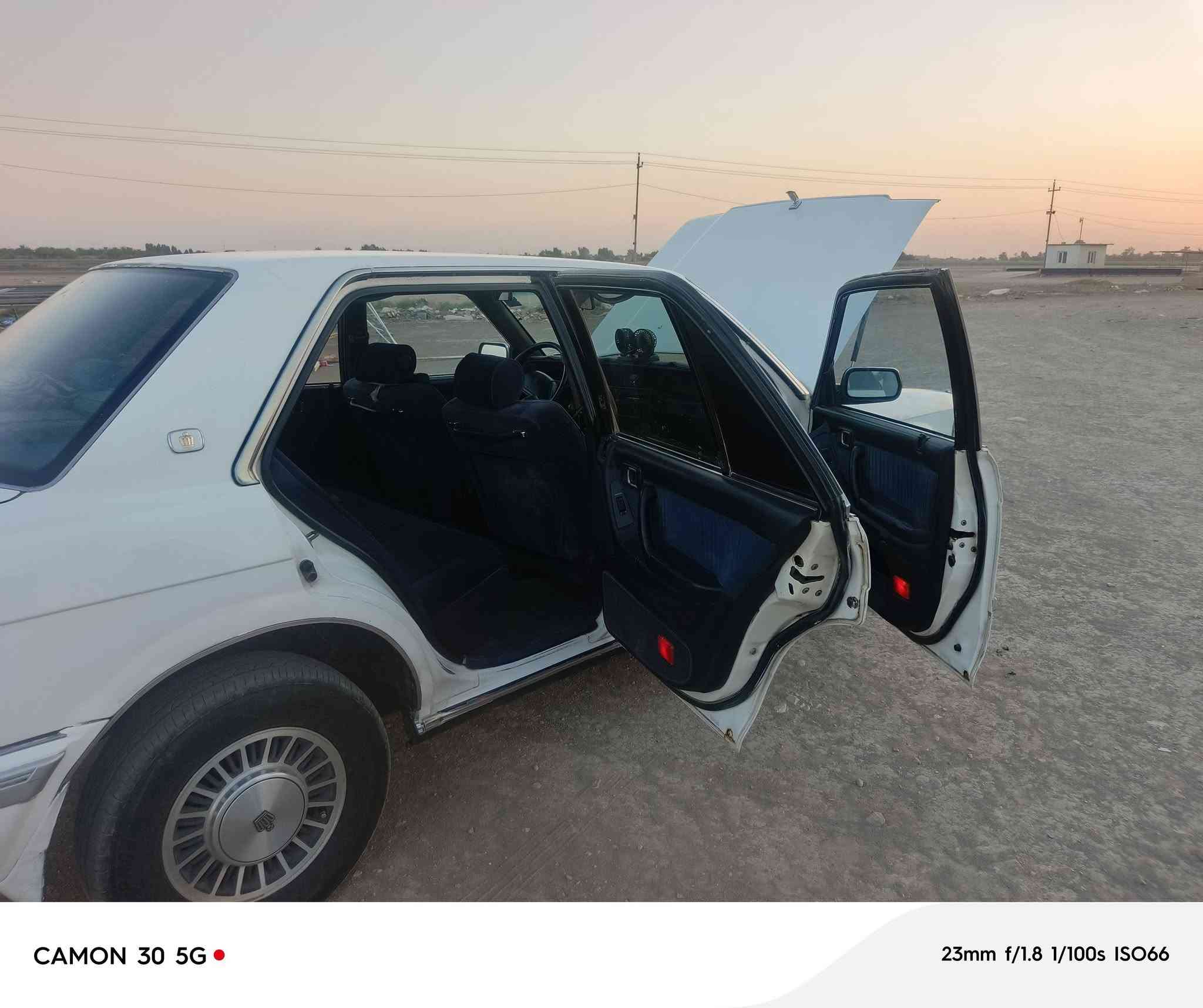 السلام عليكم
سوبر سيدان ٩٠ رقم إنكليزي بغداد

سياره جاهزه مال جناي مكينه كير 

أكسل حدادية تبريد كهرباء كله شغاله تخم تاير ٧٥ قابل للتفاوظ

*********** ديونيه
