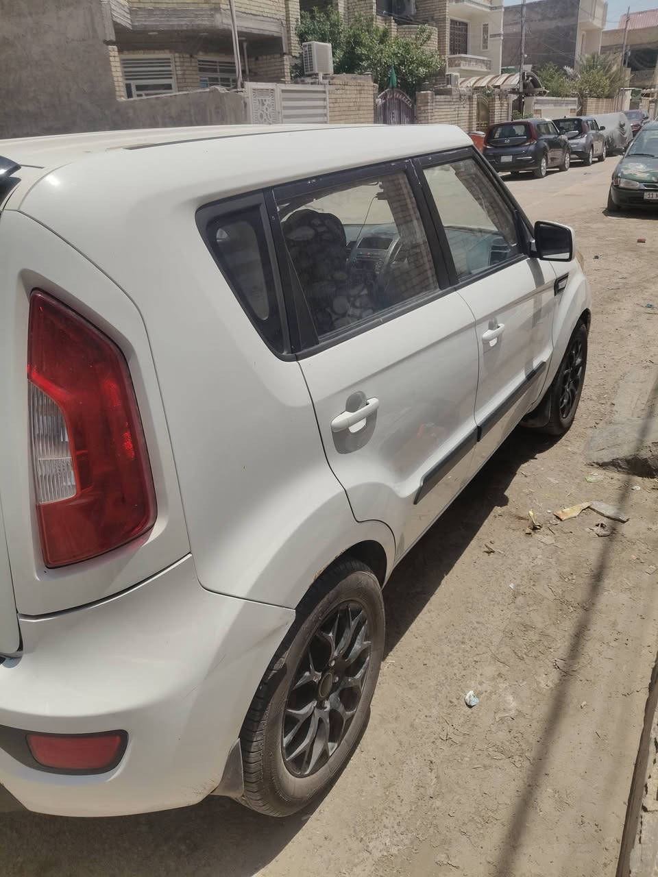 للبيع  صول  12 للبيع  رقم بغداد  دولي حادث جاملغ وباب سايق  وبيها شبر  ضربه عندي   بداية البنيد   محرك 1600   GTI   تبريد ثلج حداديته زينه   والسعر  76  مكاني محموديه   رقم ***********
