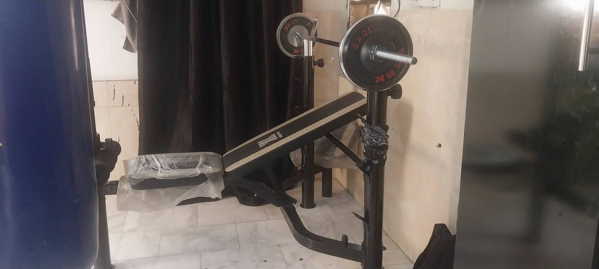 السلام عليكم مسطبة تمرين بنج وسط اعلى اسفل 
سحب علوي ارجل امامي خلفي وكيل ذراع
كامله متكامله من جميع التمارين
حديد درجه اولى نضافة ١٠٠/١٠٠
 الاوزان والبار مو للبيع فقط لمسطبه
سعر ٢٢٥ الف
مكان بغداد بلديات ***********

