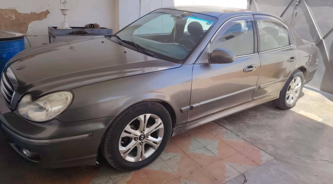 سوناتا وفود2003,
اوتوماتيك
رقم اربيل تحويل مباشر باسمي
كير كايم
محرك شرط مال كامري تحوير 
صدر نضيف
السياره صبغ عام جمالية 
مابيه نقص
رايد ب ٤٥
***********
