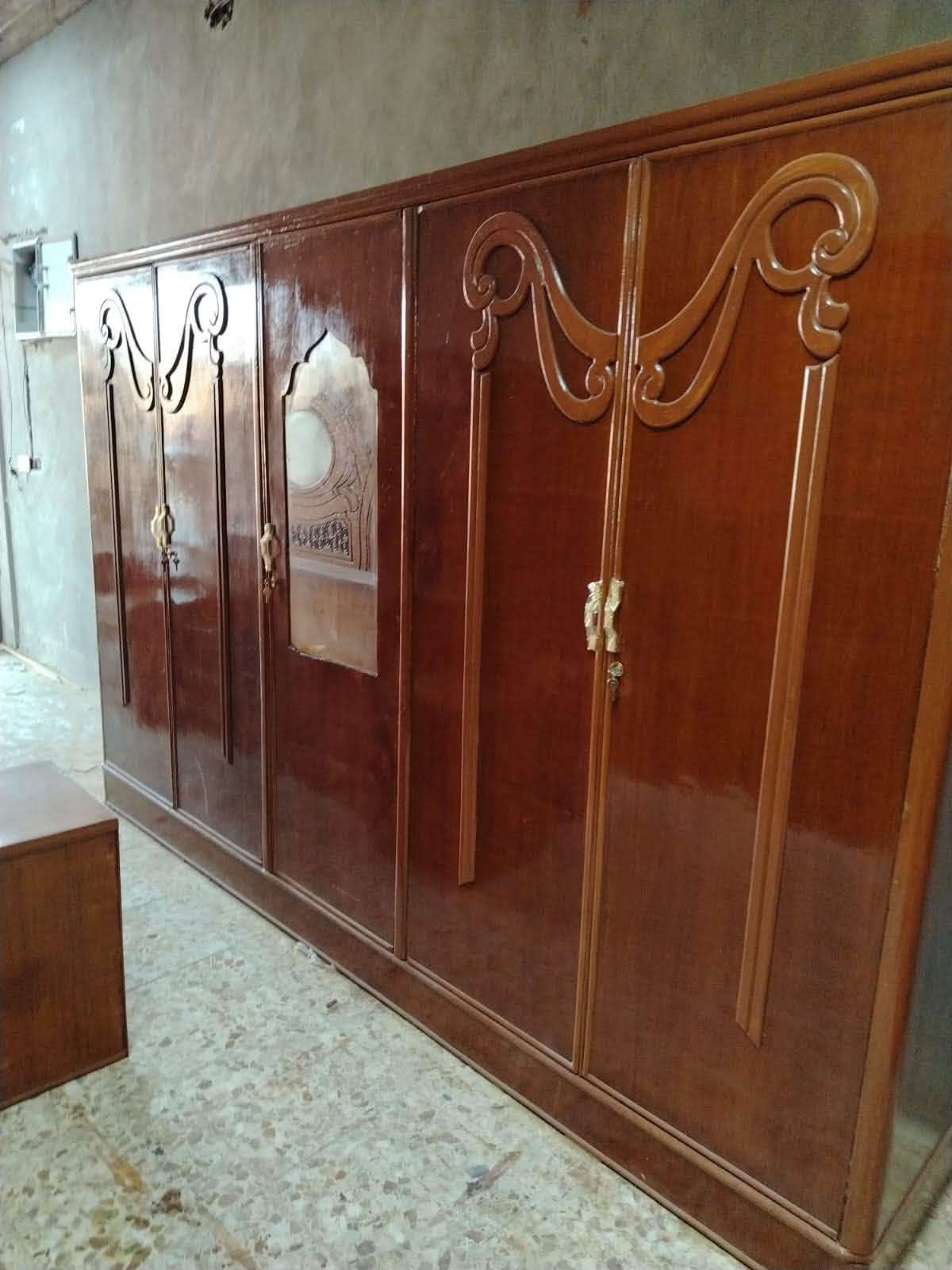 عنوان نجف خلف ملعب النجف الجديد
نجاره بركات الزهراء ***********
بيع.شراء.مراوس.تصليح.جديد.مستخدم 
        عراقي .تركي شد تصليح
