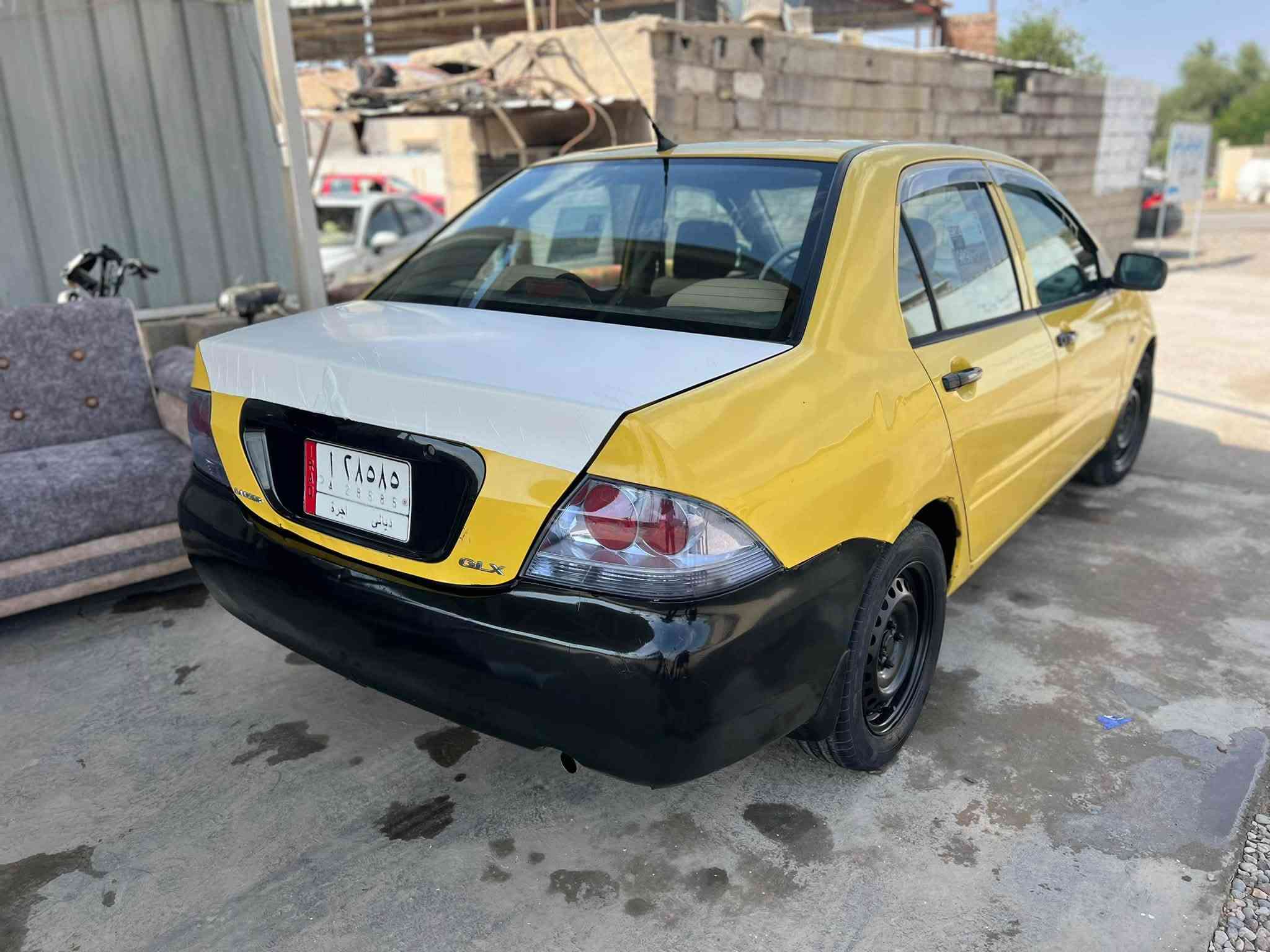 السلام عليكم لالنسر للبيع موديل 10تحويل مباشر مصفره هيه وغرمات السياره مكفوله من الحادث فقط البنيد مبدل بدون حادث مكفوله من الصبغ فقط الهلالات واحدفقط والبنيد ابدل ومصبوغ وقبق الجنطه بيه صبغ بصيط كلش والباقي كفاله من تكم ومن قماره ولغود كلها شركه كير ومحرك كفاله تبريد خير من الله تحويل مباشر صدر خلفي امامي السيارة كلش نضيفه داخل خارج لو بيه نقوصات اني اذكرهن بس بدون اي نقص  مكان السياره قضاء المنصوريه دلي عباس رقم تلفون ***********سعر السياره 62$
