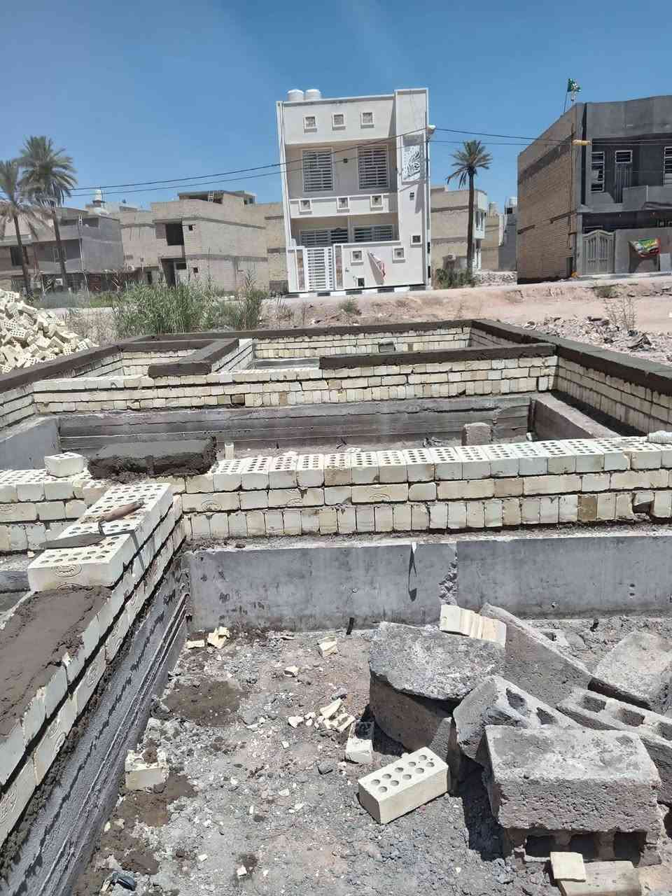خلفه بناء درجه اولى استمرار بالعمل شغل هندسي رش البناء تنظيف البناء ***********
