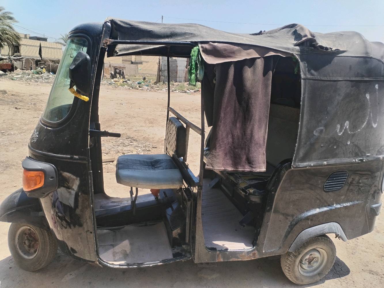 تكاتك للبيع بياجو نضيفه تجفيت جديد عوزها بس كرنك السعر مليون وبيها مجال قليل الشراي يتصل على هذا الرقم ***********