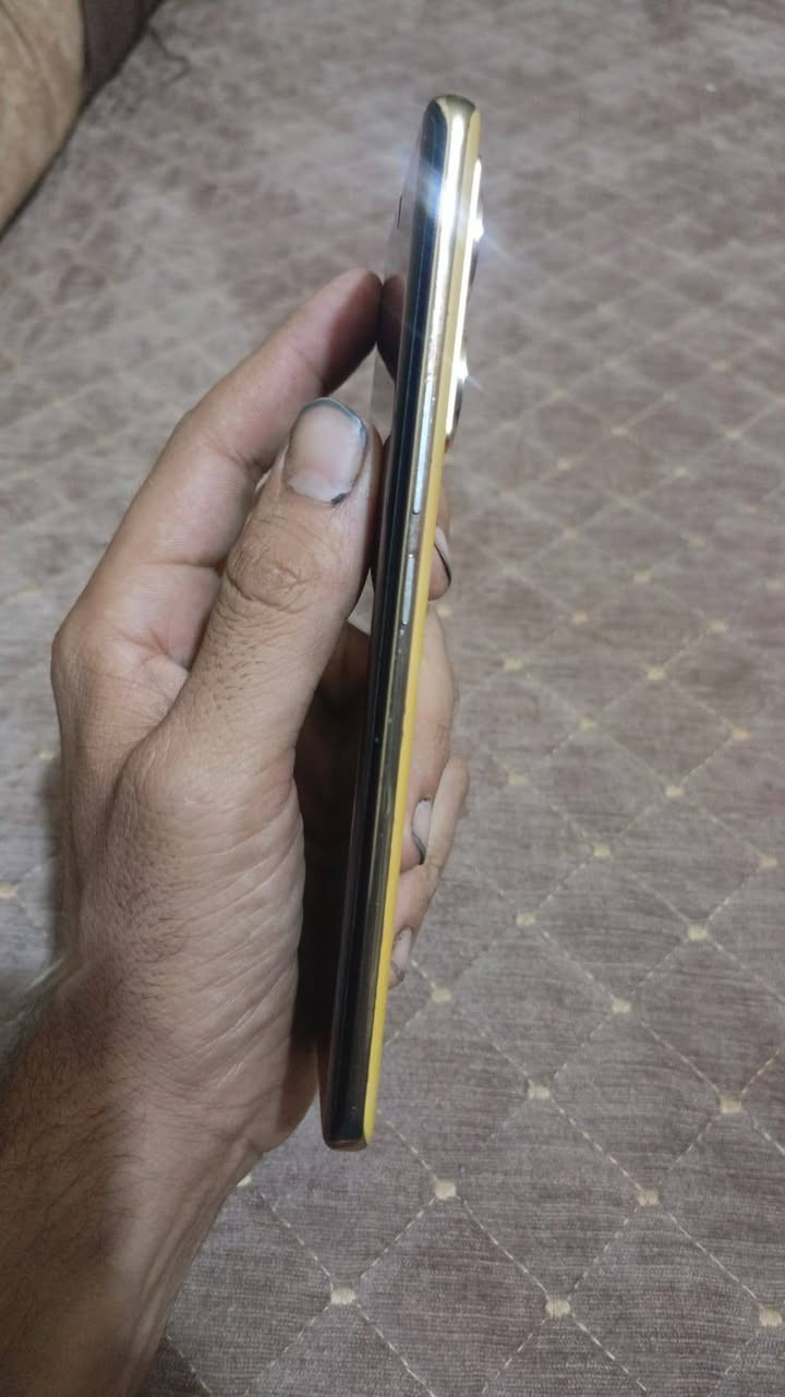 انفنكس زيرو 30 5g اذكره 256 رام 24 ببجي 90 فريم جهاز يخبل مابي أي عطل كلشي شغال فقط هاذا الفطر الي بضهر السعر 230 
***********
