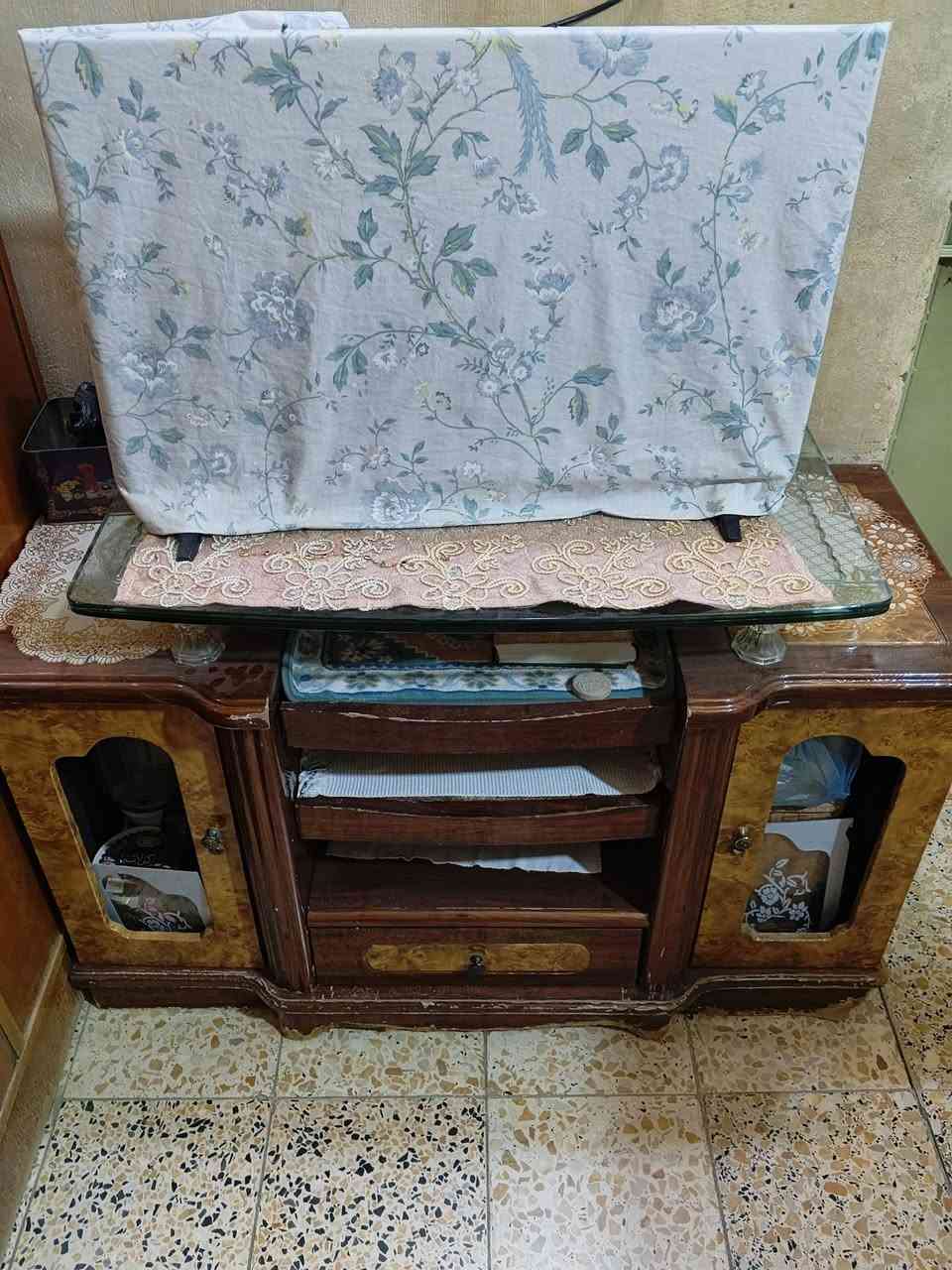 للبيع ب10 قفل
