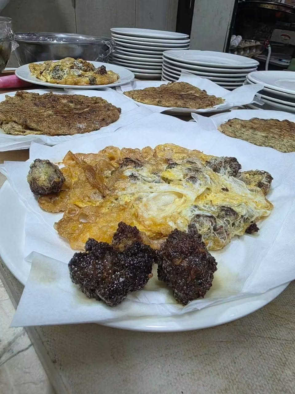اطيب مخلمة من حجي محمد بارح 😍🩵
يعلن مطعم الحاج “ باسم بارح” عن توفر  وجبات الغداء والدولمة والدجاج يومياً ، بالاضافة إلى وجبات الريوك المخلمة، العروك، الكاهي، الكيمر، والكبة 
ومعروفين بهاي المصلحة منذ سنوات وتوارثوها عن ابائهم وأجدادهم واسعارهم جداً مناسبة

نسأل الله أن يبارك لهم في رزقهم، ويرزقهم من واسع فضله 🩵

عنوانهم : الحلة – شارع الجبل، مقابل الإطفائية
مطعم باسم بارح 🩵
خدمة التوصيل متوفرة: ***********
