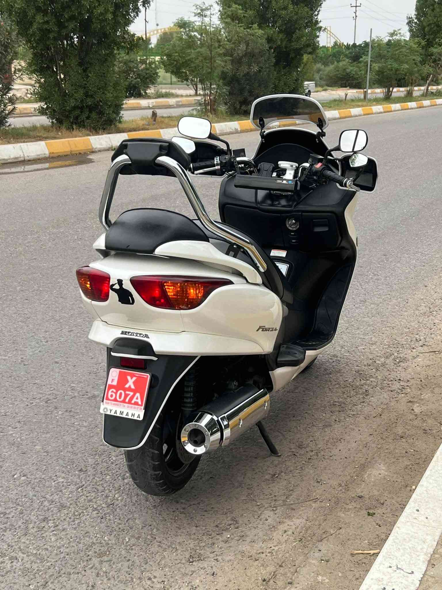 فورزة ٠٨ • ٢٢٠٠٠ • محرك ما مفتوح