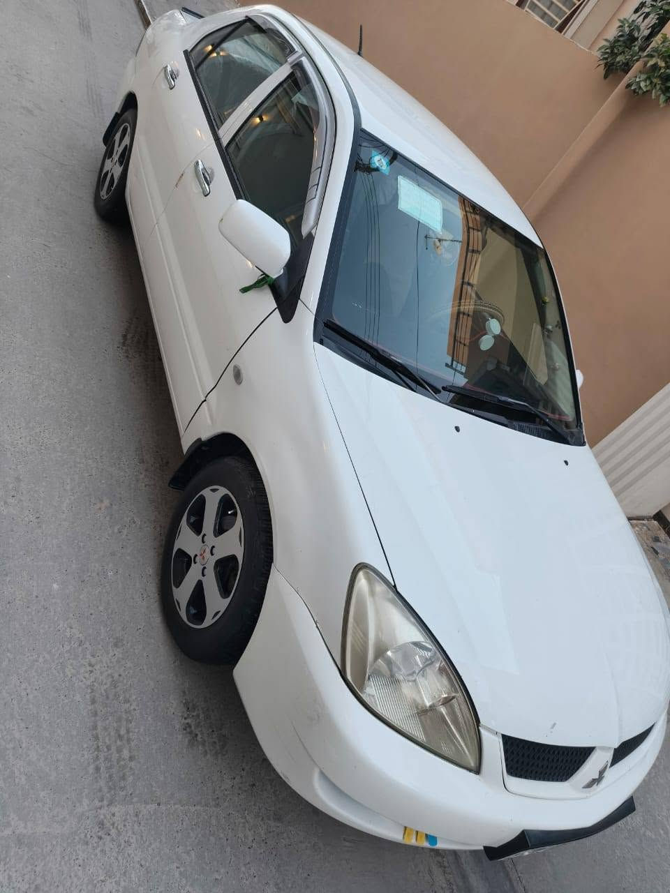السلام عليكم شباب لانسر موديل 2011 للبيع رقم ديالى الدولي الجديد سنويه لل 29 السياره بيها قطعتين صبغ فقط السياره تخم تاير + ويلكب جديد قبل اسبوعين شديته السياره مكينه وكير خير من الله مكينه 1500 أم القبغ الأسود السياره تبريد ثلج شاشه السياره داخل عسلي GLX مو رصاصي دوشمه جديده مازدات بلاديه كهربائيات شرط الفحص السعر 73 مكان السياره ديالى بعقوبة وهذا رقمي *********** مستعجل عل بيع

