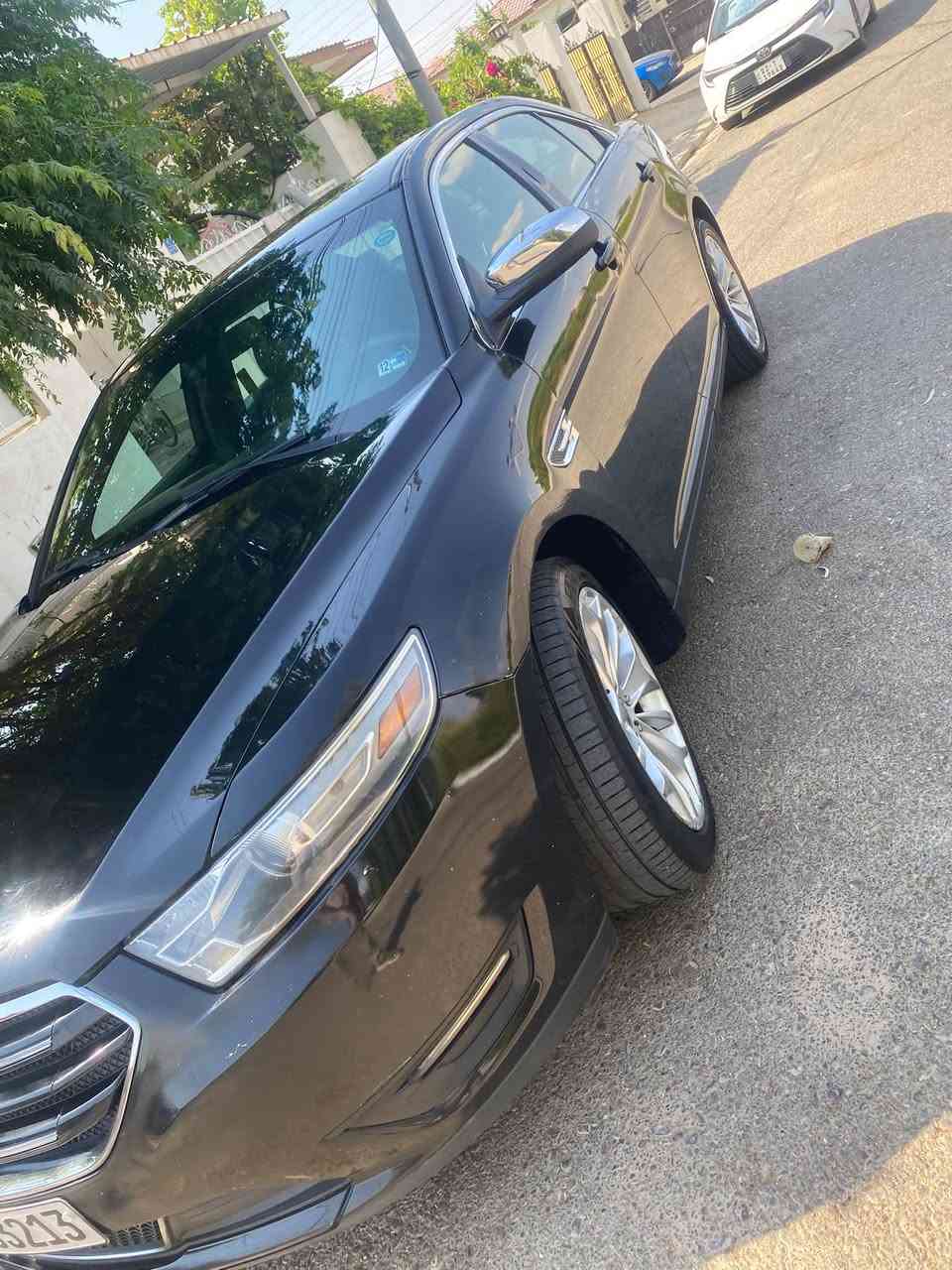 Ford Taurus 2019  بدون صبغ
12800$

***********
