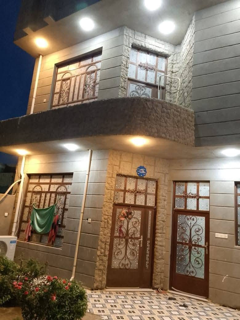 مشتمل للبيع...
حله زوير 10*10 مربع  غرفتين نوم طابقين   قريب عل جسر بته وآله مدخل ثاني عل نهر اليهوديه طابو زراعي سند 25 تحويل مباشر المساحه 100 متر واقع حال 154 متر بناء حديت درجه اولى طابقين علما...البيت اي نقص مابي السعر 95 مليون
                   ***********
