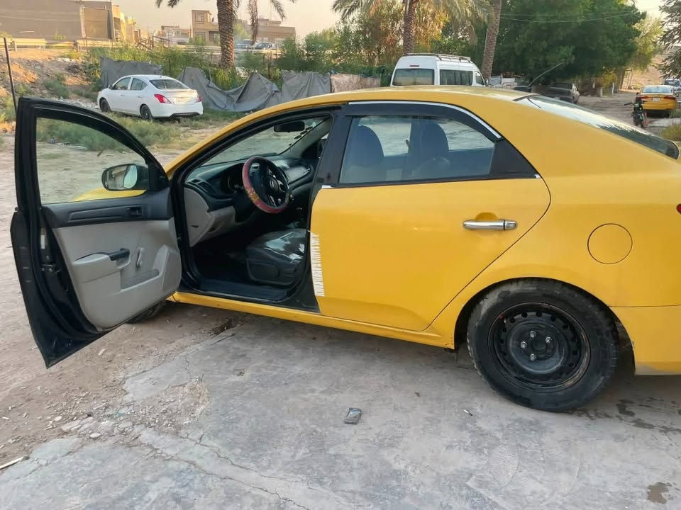 فورتي مستعجل ع بيعتها عندي ضرف خاص
مكلف بنشر 
مكانها بغداد سعرها ٦٥ ورقه 
صبغ عام مكفوله من ضربه و المعجون 
ما متواجد ع فيس 
***********
