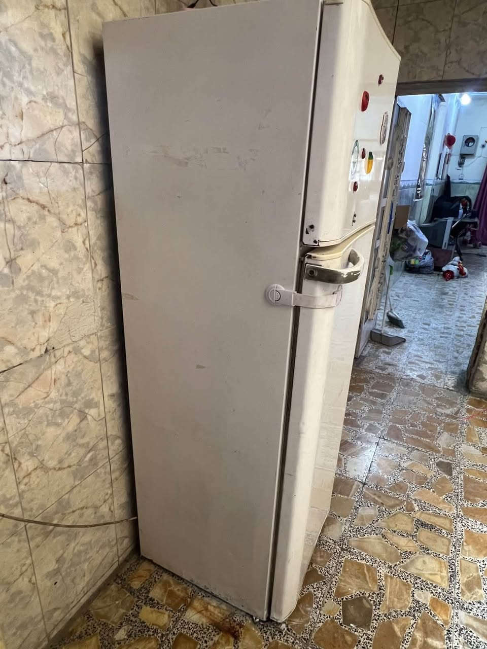 ثلاجة • بحاجة تصليح • بغداد حرية