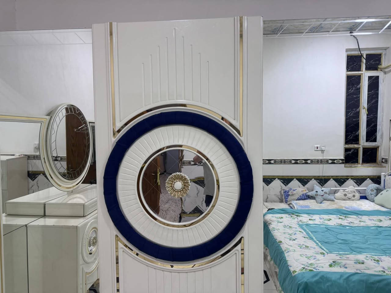سلام عليكم غرفة تركيه للبيع حالة جيد جدآ سعره 000'900 بيه مجال قليل فتح ونقل ع المشتري المكان ميسان حي الجامعه*********** عمارة, ميسان
