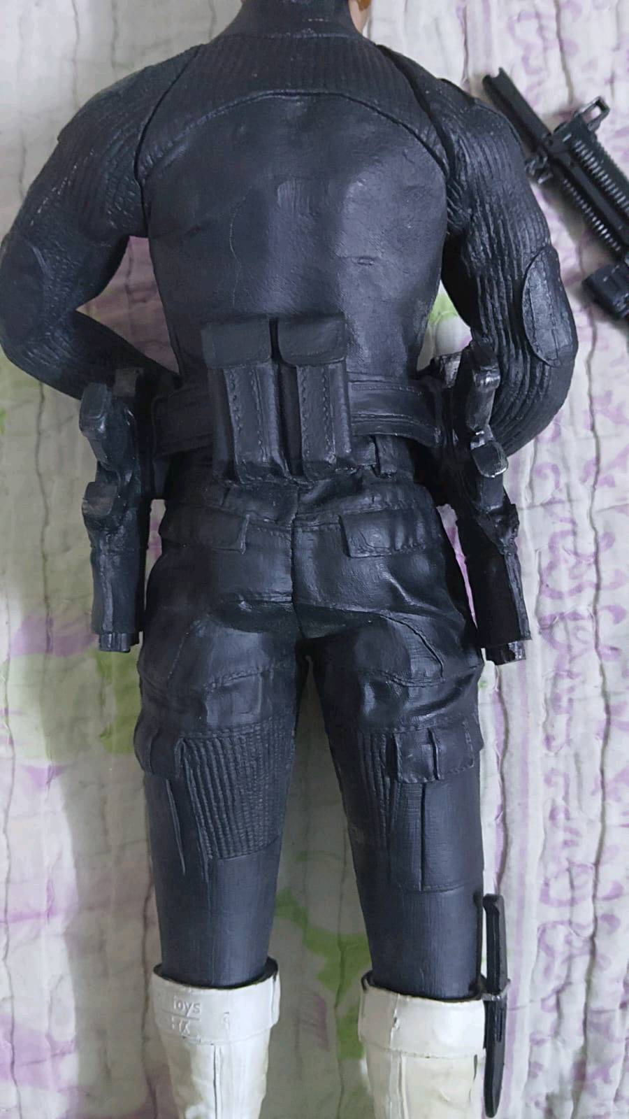 مجسم المعاقب The Punisher بارتفاع 30cm
من فيلم punisher war
تمثال تجميعي مصنوع من ماده الـ PVC 
كوالتي عالي ودقه رائعه وطبيعيه الكوالتي فول فول ويحجي 
السعر50مع هديه 2سياره بدقه وكوالتي عالي