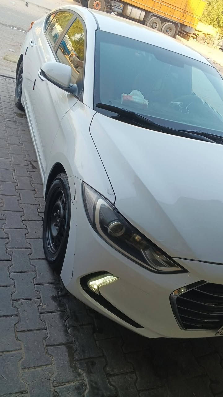 الانترى هونداي موديل2018
نص فول 
حساسات أمامي خلفي
حادثه مال أمريكا
تبريد ثلج
حداديه جديده
مكاني نجف 
***********
105 وبيه مجال

نص مكتوب في الصور:
- 5393375