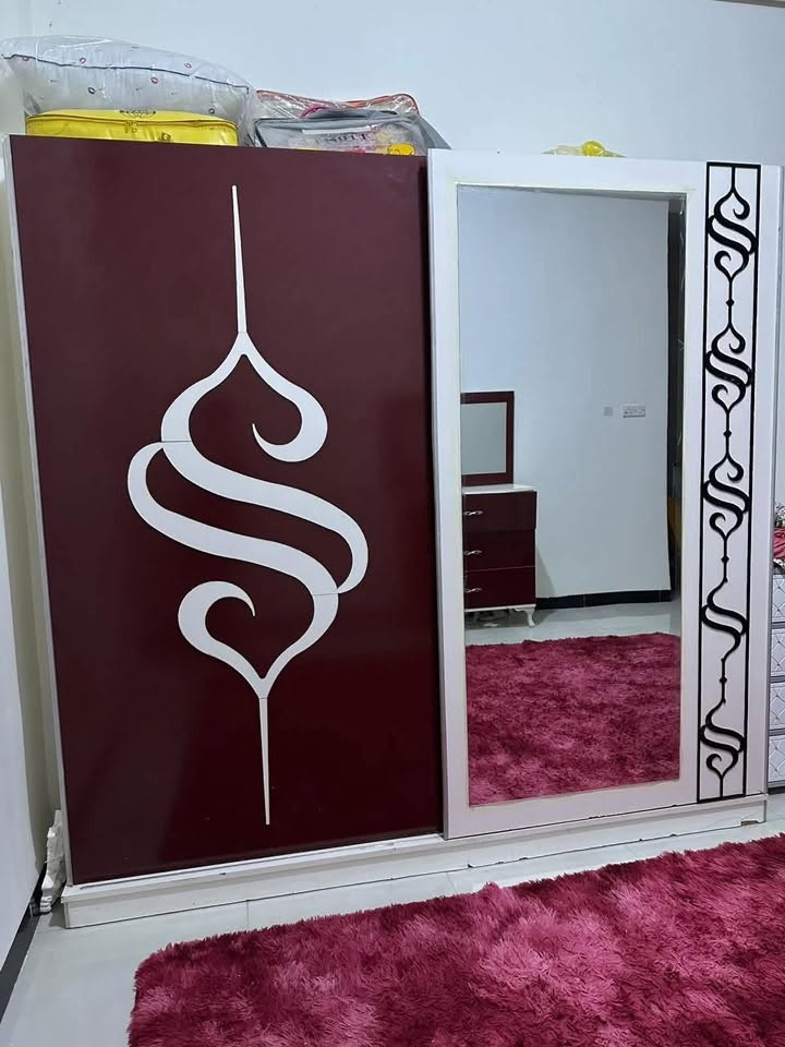 غرفة نوم • للبيع • موجودة