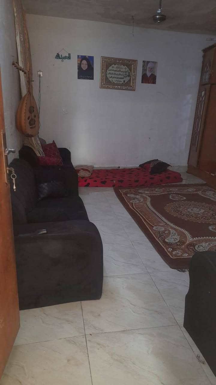 سلام عليكم بيت تشجير موقع كفاأت السيديه خلف مقر سرايه السلام  مساحه ١٥٠متر  غرفتين نوم وصاله ومساحه  حوش جبيره السعر 40  ***********
