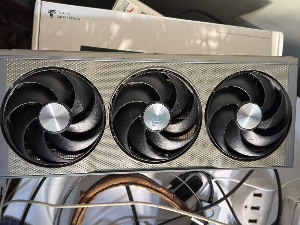 قطع للبيع نضافه ٩٩
معالج و بورد و رامات وكارت شاشه  قطع جدد استعمال ٣ اشهر فقط 

R5 9600x  مع مبرد هوائي هديه 

B650 gigabyte 

32 6400 cl 32 

Rx9060xt 16g nitro plus 

للبيع كلهم ب ١٥٥٠ وبيهم مجال بسيط  

للعلم كل العلب موجوده 

توصيل داخل بغداد فقط 

***********

