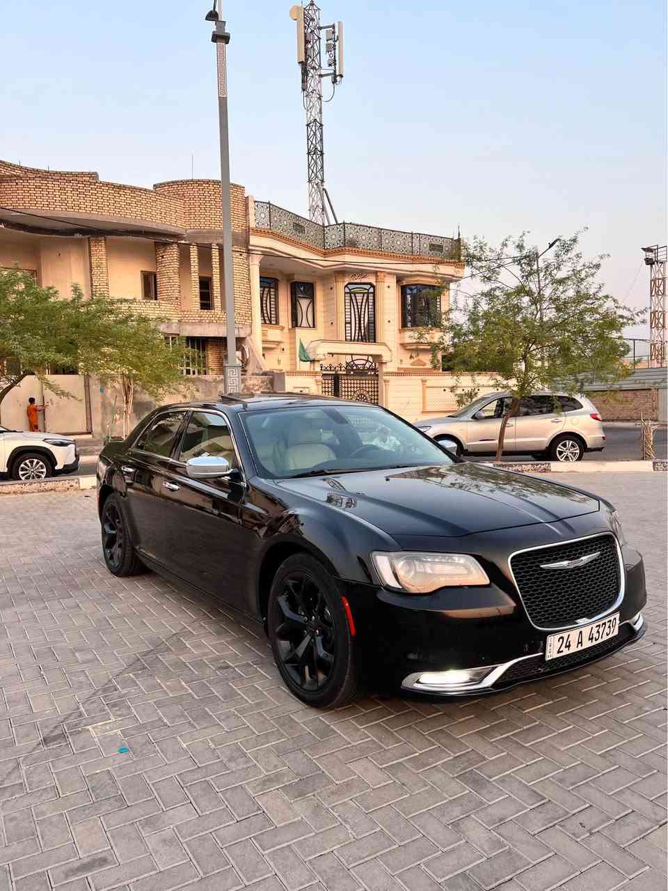 السلام عليكم 
للبيع اوباما 2017 فول مواصفات C محرك 6V رقم دهوك جديد بيها جاملغ وباب بدون دواخل بدون ايرباك ماشيه 73mi سيارة جاهزه كلش حداده تخم تاير كير محرك كفاله عنوان السيارة- البصرة المعقل 
السعر:200 وبيها مجال 
اتصال: *********** البصرة, العراق

