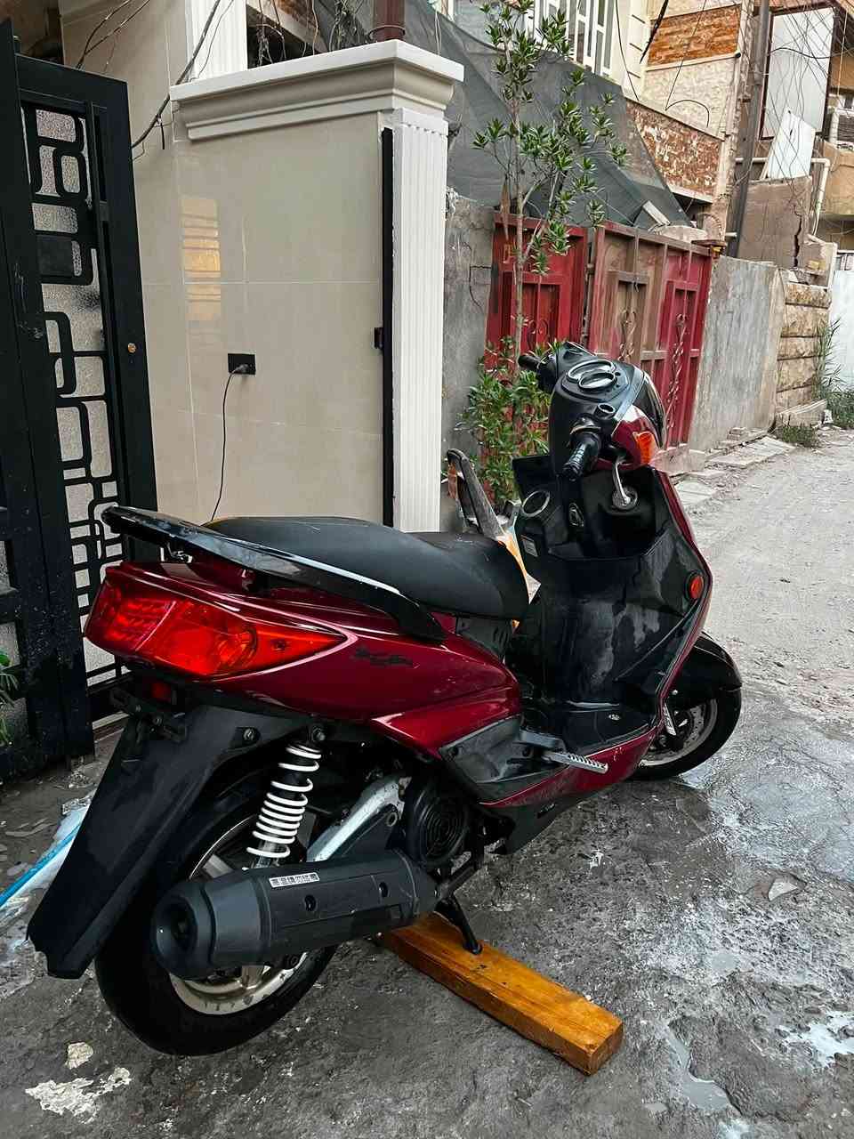 سكنس فحل
نوزل خطين 
طلاعات كولد 
دراجة 58 بلاد 
مكينه خرسه
دراجة لونها بلاد من خارج 
سعرها ((مليون)) وبيها مجال قليل قليل 
مكاني بغداد حي تونس 
***********
