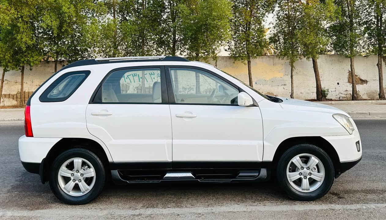 السلام عليكم 
للبيع كيا سبورتج 2010
المحرك 2000
فتحه سقف 
 خليجي
الداخل بيجي 
ماشيه 130 الف km
كفاله من الصبغ ولتبديل 
فقط دعاميه خلفيه صبغ 
السيارة گير ومحرك وتبريد مكفولات
التبريد ثلج 
رقم أربيل الجديد سنيه 2030  ( باسمي )
مكان السياره بغداد العامريه
السيارة جاهزه من كلشي
السعر 120 وبيها مجال جدا بسيط
***********
*********** بغداد, العراق
