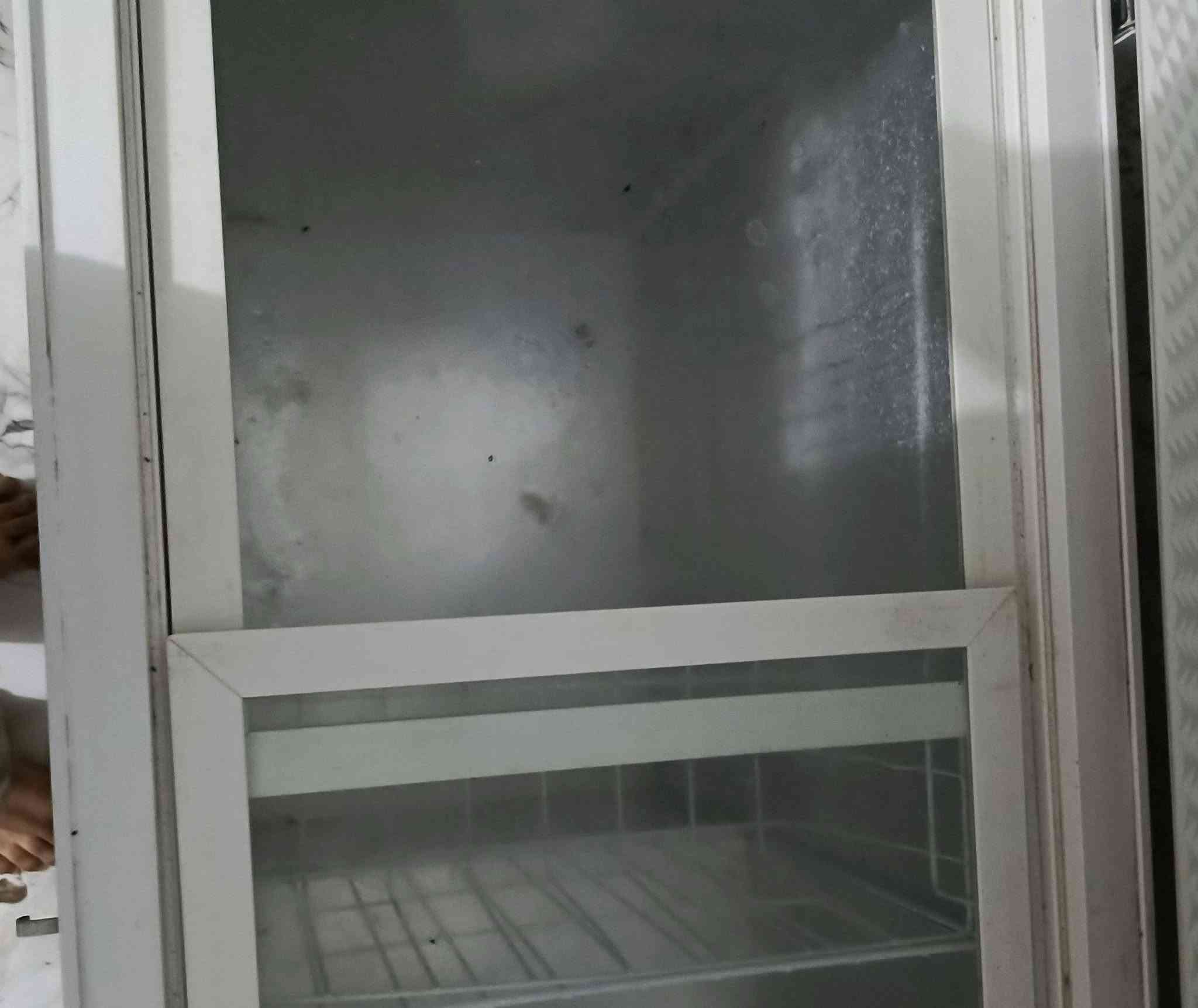 ثلاجة مجمدة • نضيفه • بغداد شعله