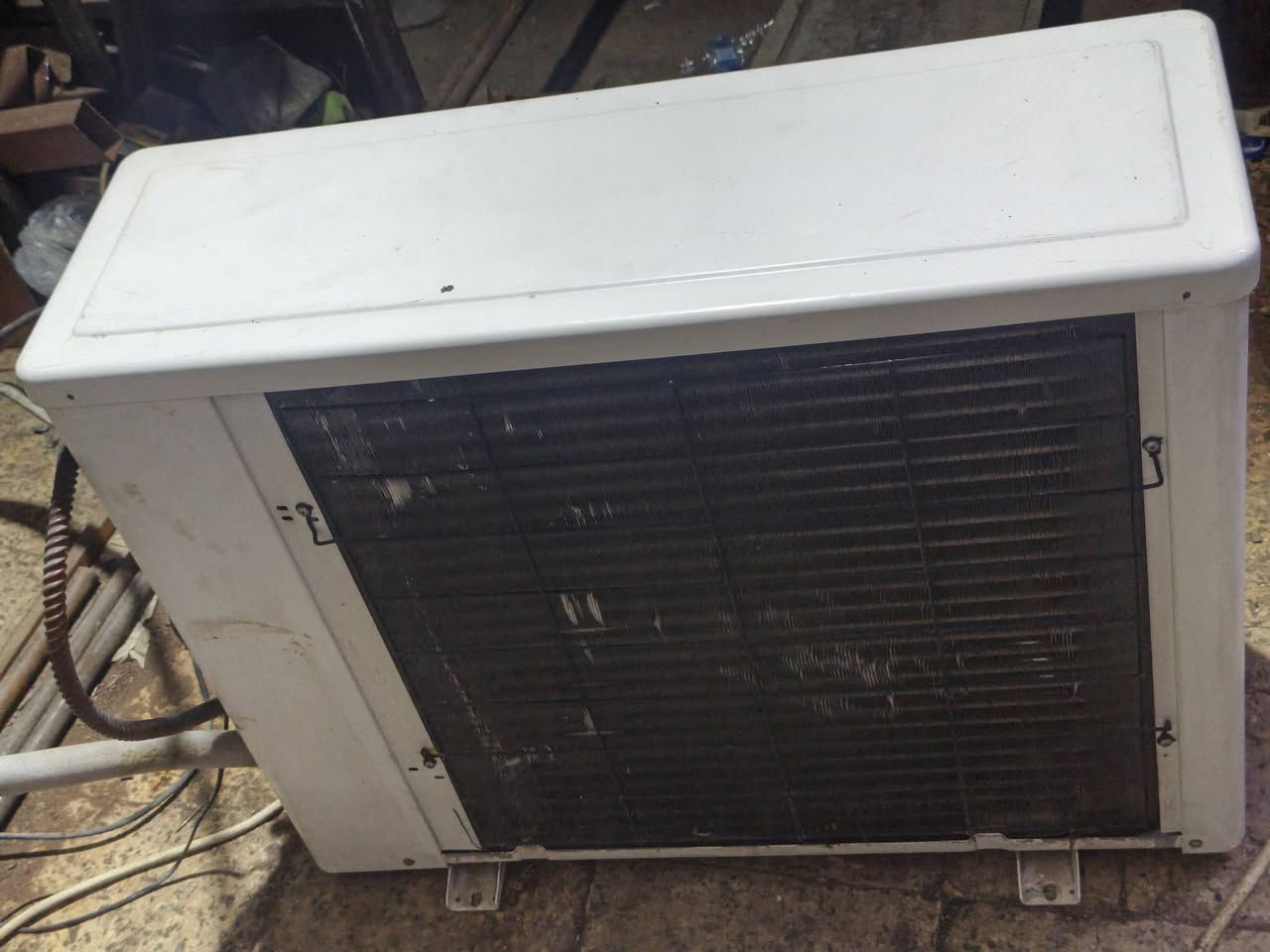 سلام عليكم سبلت طنين ac c بلادي شغال كامل مكمل سبلت مداخل 
تصليح ابد بردته❄️ خير من الله 
تجي وتفحصه وتقدنع يله تاخذ سعر 325  عنوني بغداد شارع حيفا اشراي يتصل وبعيني ***********
