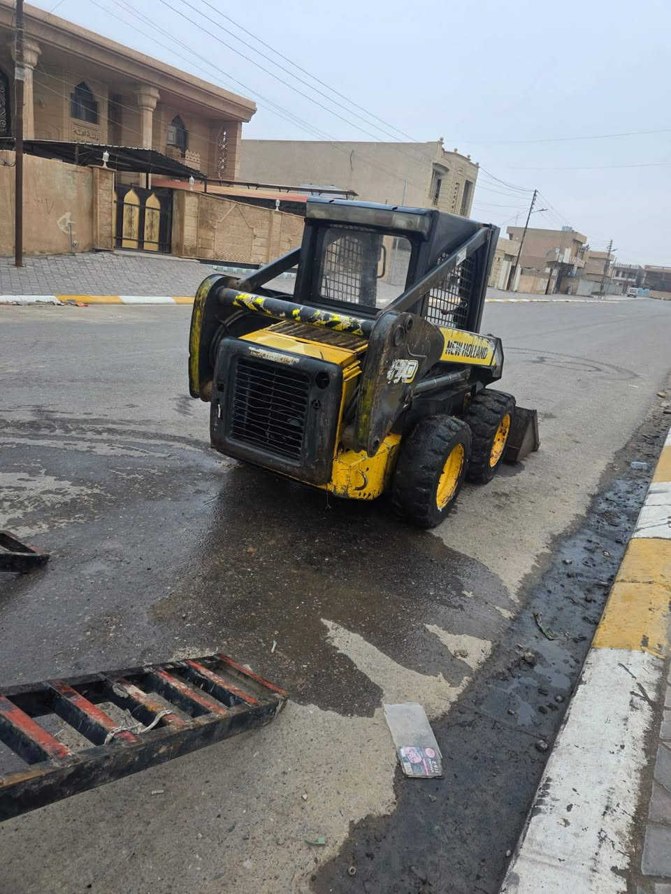 السلام عليكم شفل نيو هلاند للبيع  حجم 170  محرك  سوبر جديد   محرك ومضخات شرط  مرقم. بغداد تحويل ثاني يوم. وسعر بلاش  اتصال ولاستفسار  ***********   مكان الشفل تكريت صلاح الدين
