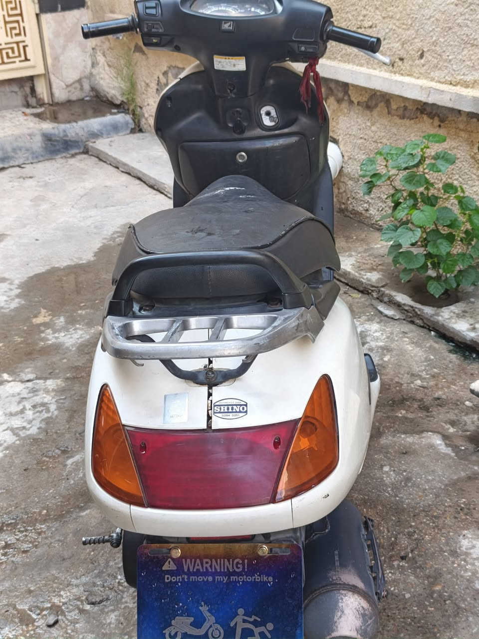 سلام عليكم سبيسي ياباني 100cc للاستفسار *********** سعر 500 
دراجه نضيفه علا اخر حبه تشغل وتروح وبيها مجال مكاني بغدا
