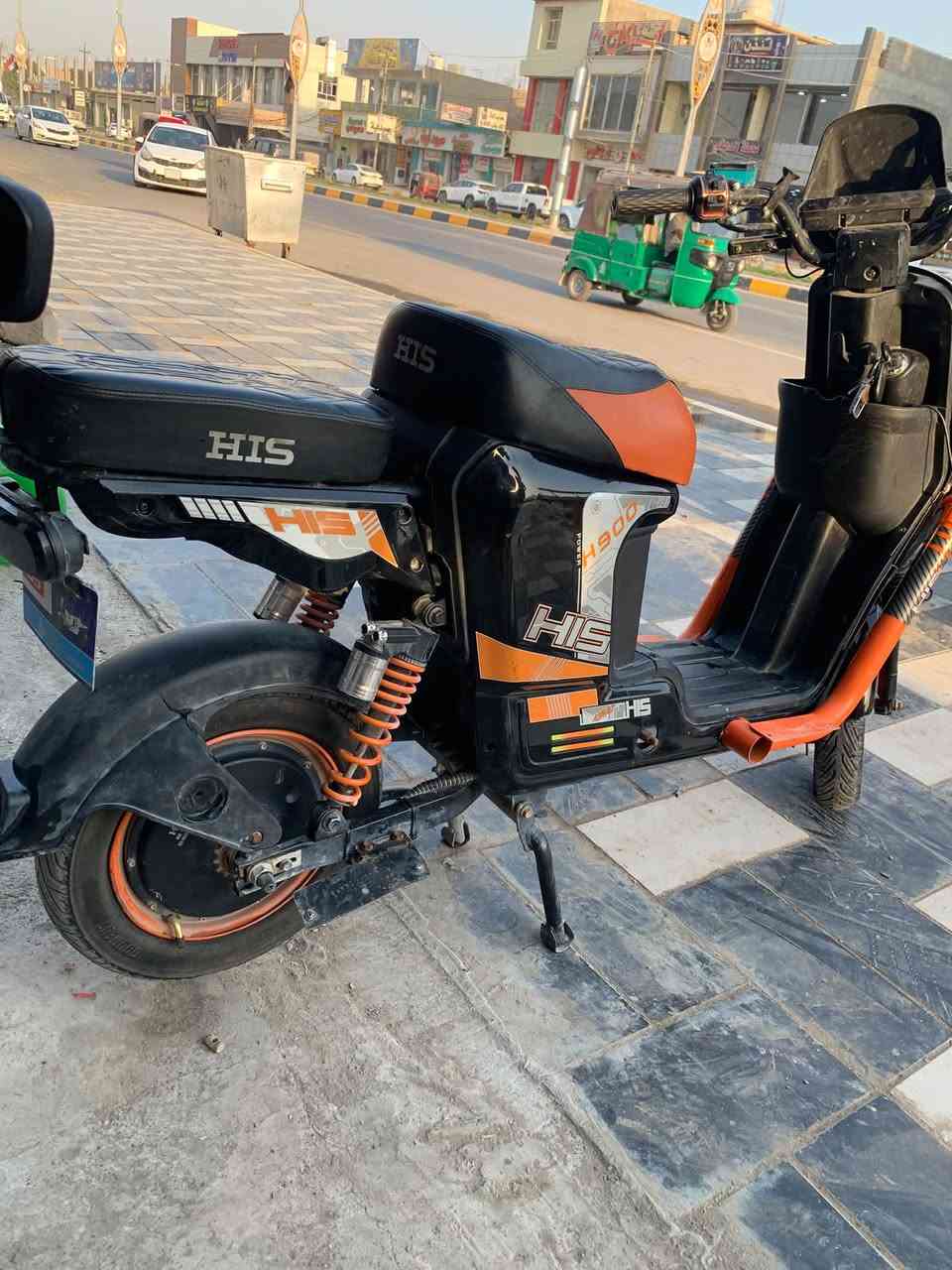 دراجة H900نضيفة كلشي بيهة شغال
المو شغال لا يتصل 
***********
