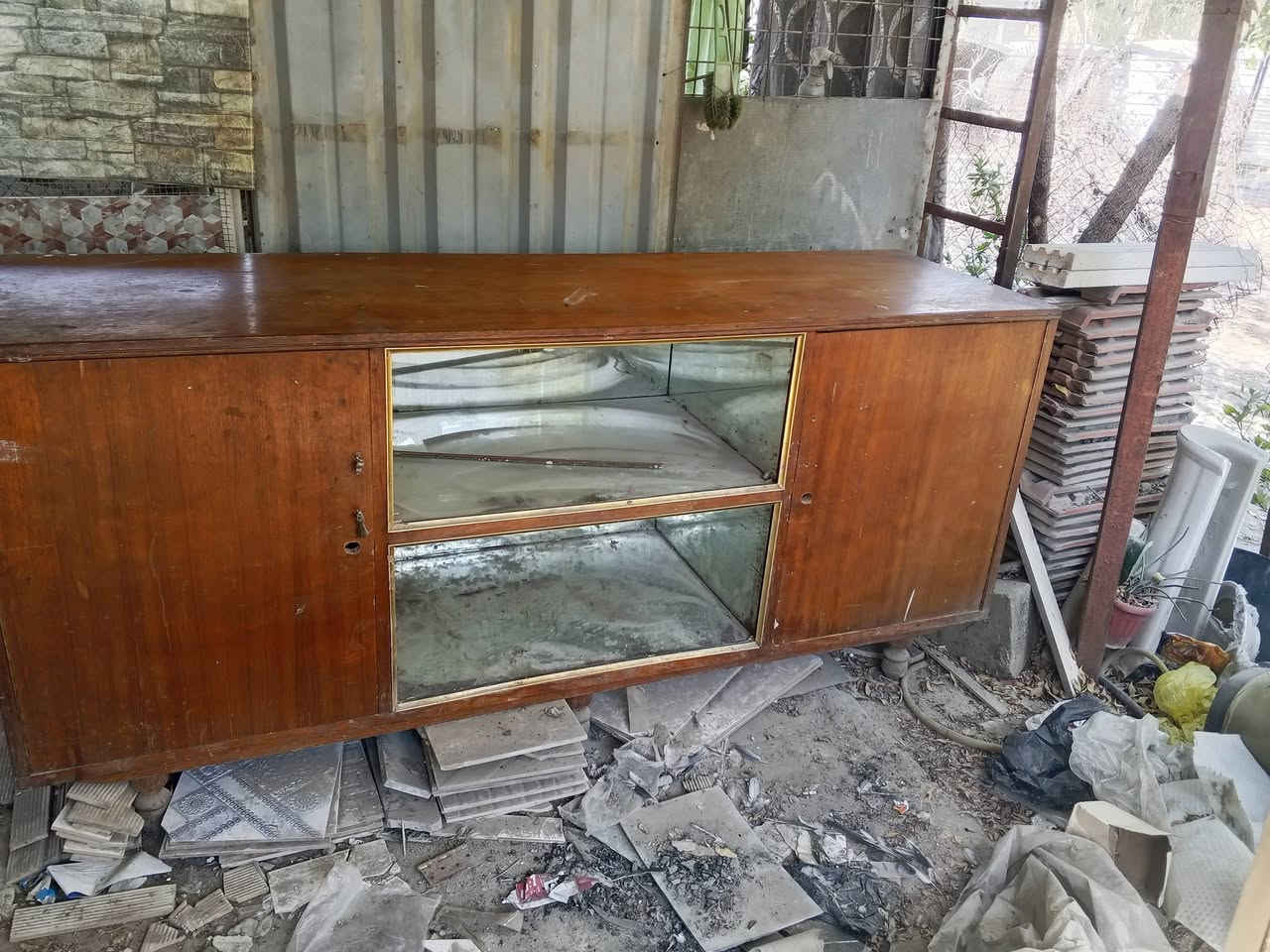 سلام عليكم بوفيه صاج قديم بحال جيد عوزه صبغ لبيع في بغداد ها تف *********** موجود واتساب
