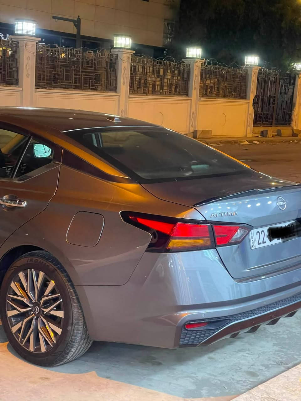 نيسان ألتيما 2023  SV  كلين تايتل
رقم أربيل مميز  بأسمي 
(تحويل ثاني يوم)
ماشية 42 الف
الدفع: أمامي

المحرك: 2.5 لتر – 4 سلندر

الضرر : كلين تايتل بدون قطرة صبغ بدون بارد 

تشغيل عن بعد ودخول ذكي

شاشة كبيرة لمس مع Apple CarPlay وAndroid Auto

كاميرا خلفية

حساسات خلفية

مثبت سرعة

رادار امامي خلفي جانبي 360

 المكان : بغداد الكرخ
للتواصل: *********** 
السعر : 174 قابل للتفاوض
