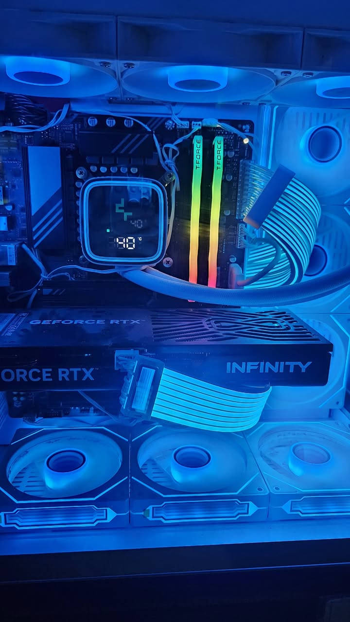 i7-14700F • رام 32GB DDR5 • RTX 5060 Ti