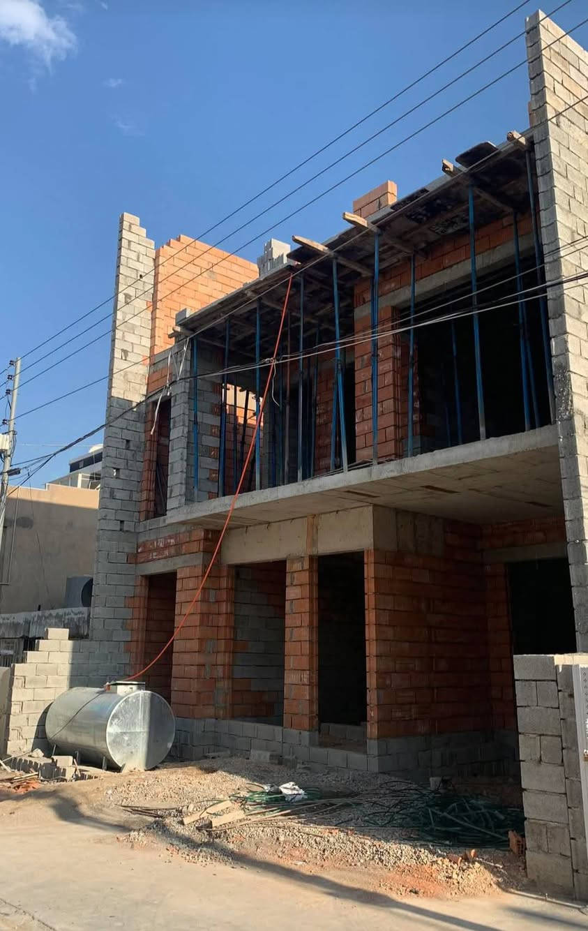 #کارگەی‌خشتی‌چەمچەماڵ
باشترین خشتی تێکەڵکێش بۆ قایمترین دیوار!

✅ تێکەڵکێش و بێوێنە: هێز و جوانی لە یەک بەرهەمدا.
✅ دابڕێنەری گەرمی و دەنگ: ماڵەکەت ئارام و فێنک دەبێت.
✅ کوالێتی بەرز: بەرگەی هەموو کەشوهەوایەک دەگرێت.
💯توانای ڕاگرتنی سەقفی هەیە بەبێ جسروپایە(دینگە).

📞 بۆ داواکردن پەیوەندی بکەن:
***********
***********

چەمچەماڵ - بناغەیەک بۆ ژیانێکی بەردەوام!
 #ranya #sulaymaniyah #hajiawanews #sorani #irbil
