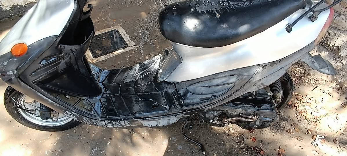 دراجه بيجي فحلل البيع مكينه ما مفتوحه وناعمه شرط وكهرباءيات كلهه شغاله    👈  فقط صوت بل اكسن👉 السعر 250وبيهه مجال ورقم ***********
