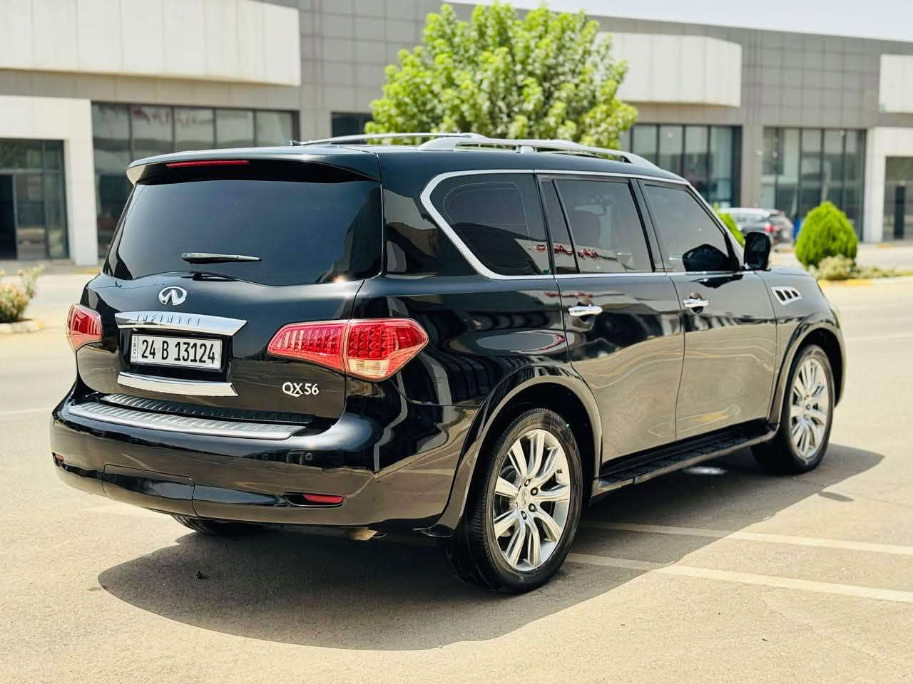 انفينيتي QX56 • محرك V8 • ٢٠١٢