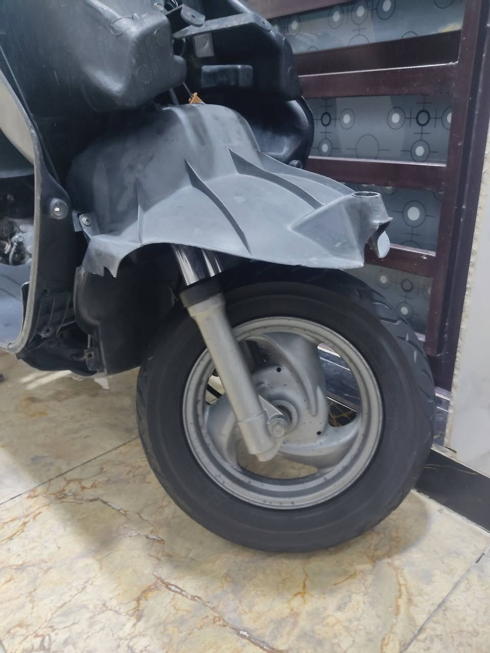 فراشه نثيه دراجه بلاديه كله مكينه ناعمه وحلوه  كهربائيات شغاله ب٤٥٠ وبيه مجال 
مكاني النجف ***********
