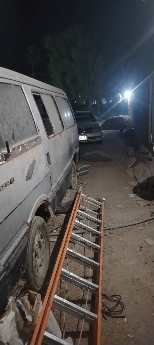 بسته للبيع كوم حديد ما بيه محرك برميل او اله تايرات كشره نضيف السعر ١٥ او بيه مجال قليل المكان النجف ناحية العباسيه للاستفسار الاتصال على الرقم *********** بي واتساب
