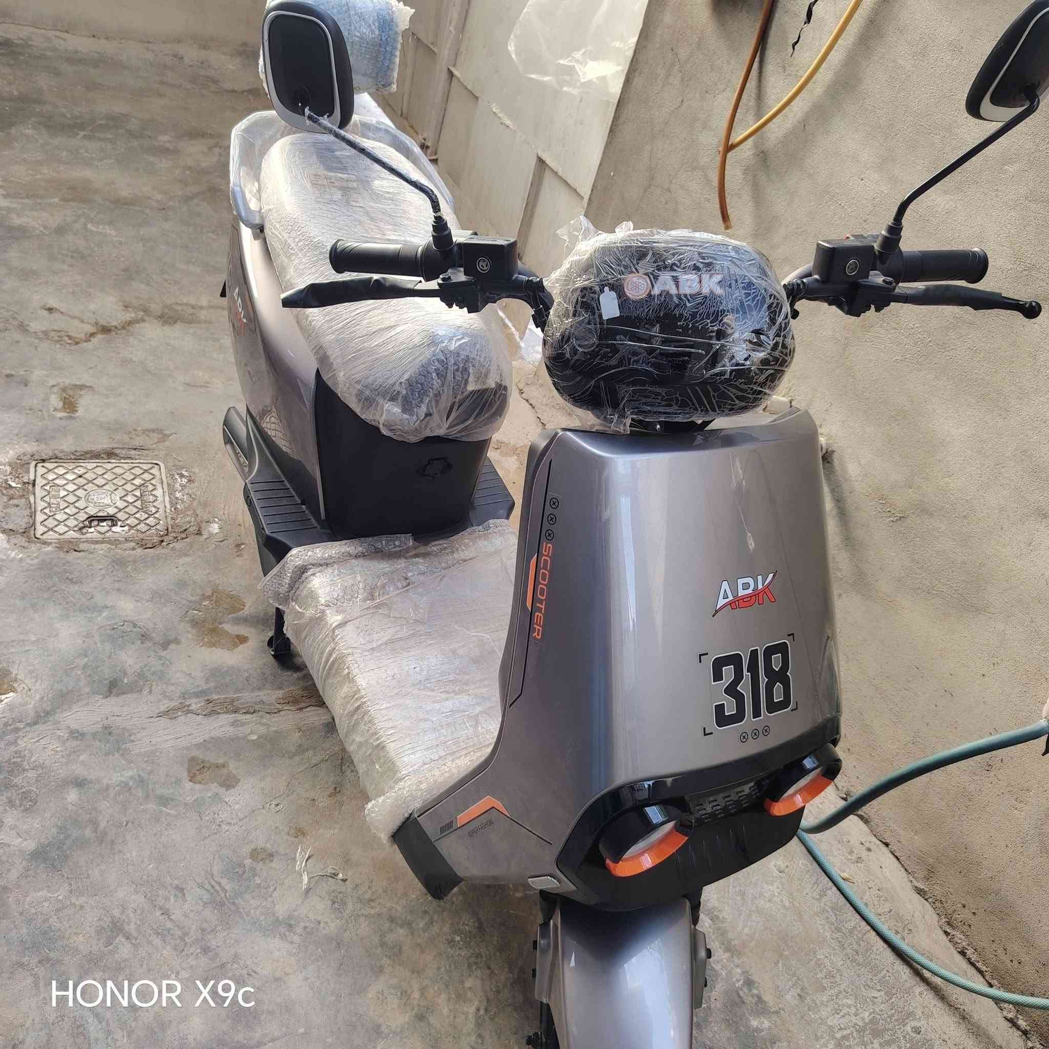 للبيع دراجه شحن مستعملة شهرين نوعه 318.   ABK.  بطاريه.  6.   سلفر. 32.امبير.  سعر 950،  بي مجال معه كارت الضمان.  العنوان كركوك حي العسكري   الاستفسار.  ***********.
