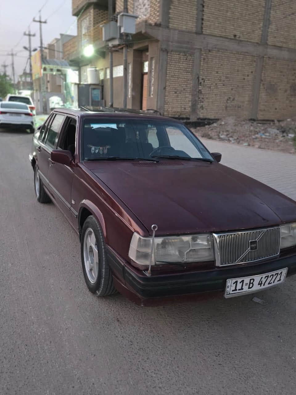 السلام عليكم
فالفو مديل 92 رقم بغداد نكليزي 
السياره فتحه + عتب نفخ وجاهزه من كولشي للبيع او مراوس حسب القناعه 
السياره معروضه 68 وبيه مجال اتصل او راسلني واتس السياره موجوده بالنجف 
 اخوان اني مكلف بالنشر لو اتخابره لو اتراسله واتساب وتدلل ***********

