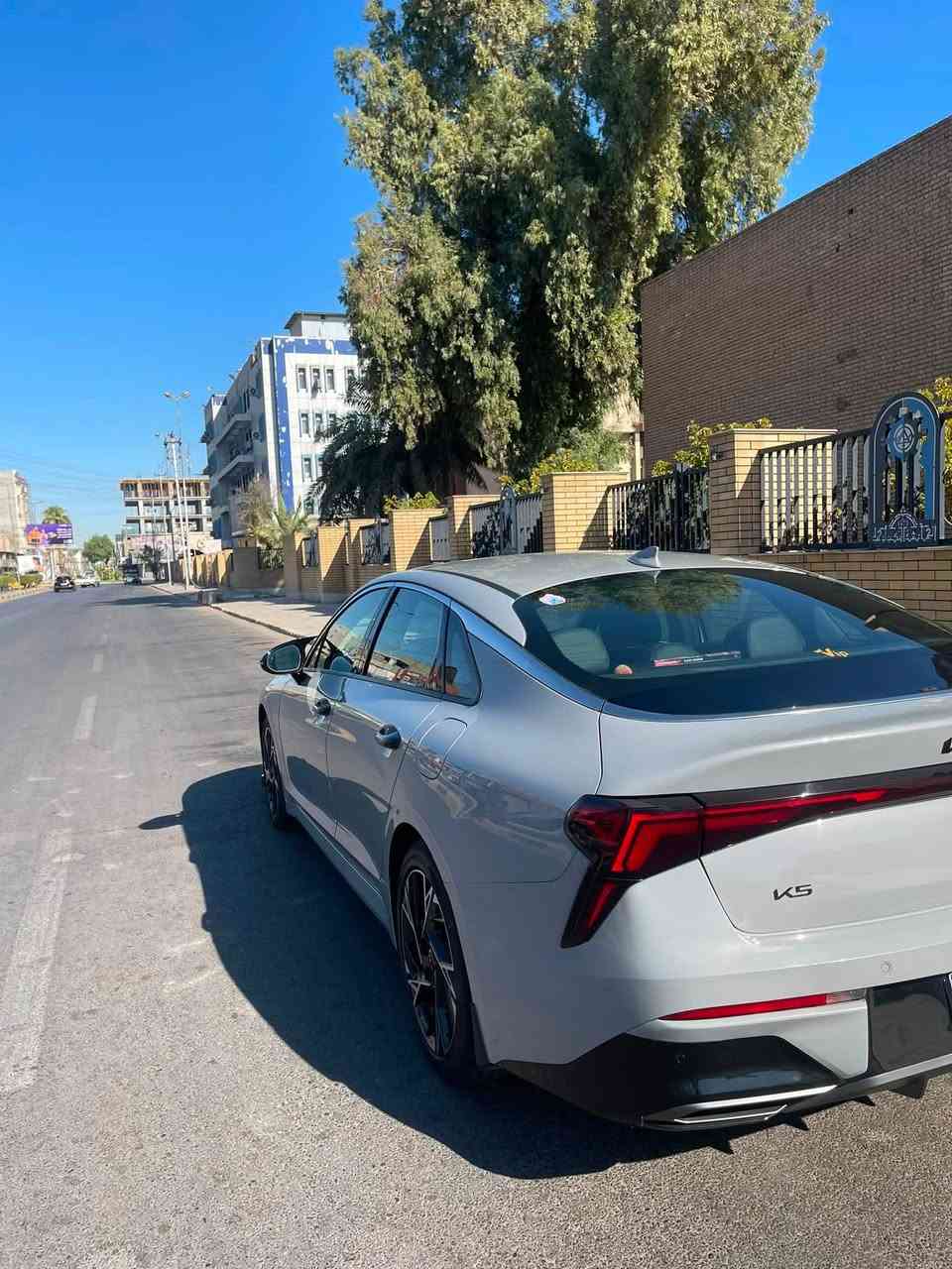 السلام عليكم 
كي فايف 2025 GT Lyin 
مكينة 2500 تنفس طبيعي 
تدفئة كشنات 
تدفئة ستيرن 
فول  (عدة الفتحة)
السيارة بيهة 3 قطع صبغ 
بسعر مناسب 
للاستفسار *********** 
ترهم مراوس
مكان السيارة
بغداد قرب الجامعة التكنلوجية
