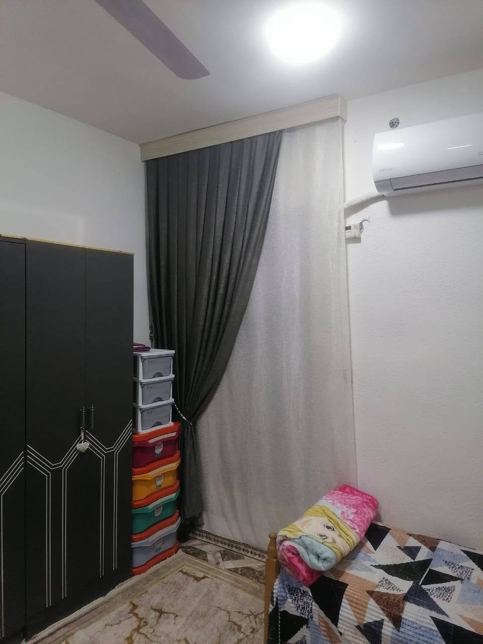 السلام عليكم دار للبيع  
المساحه 97.5 متر 
واجه / 6 ونص 
ونزال / 15 
محتويات الدار /  2 غرف نوم  + خدمات عدد 2 + صاله  + حولي  + كراج   
موقع الدار / الشرطة الخامسة قرب حسينية السيدة رقية (عليها السلام) 
 جنس العقار / طابو سند 25 ملك صرف زراعي + اقرار محكمة  
سنه بناء 2018 
دار نظيف وجديد وخارطه واسعه  
ملاحضه البيت جاهز السكن
السعر 125 مليون وبي مجال للجادين والطيبين
__________________________________
لمعرفت تفاصيل اكثر الاتصال علئ الارقام الاتيه 
***********
***********
