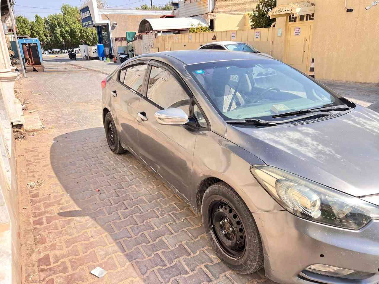 السلام عليكم
للبيع سيراتو 
2015
رقم ذي قار
السعر 98وبيه مجال
المكان كوت
***********

***********واتساب
