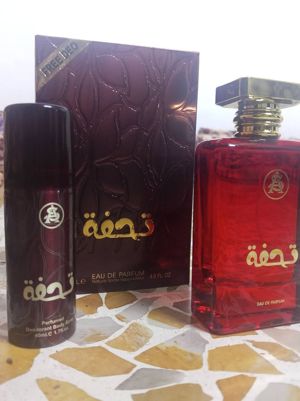 عطر (تحفة)+معطر جسم
السعر 15الف
تواصل واتساب 
***********
