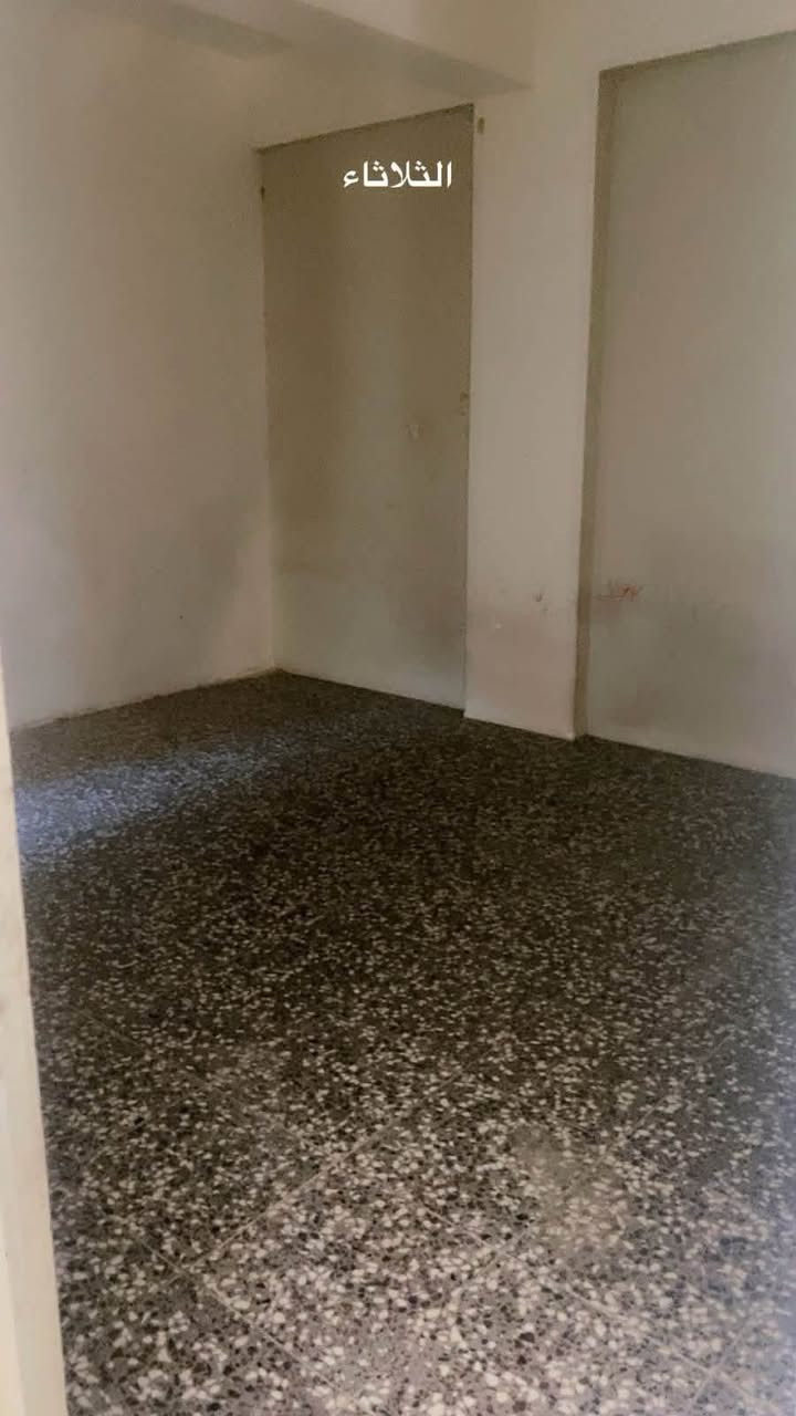 🏡 شقق للإيجار – بغداد الجديدة
تتوفر شقق جديدة للإيجار في بغداد الجديدة، شارع تجهيزات نهر بيروت، خلف معجنات الدرويش.
🔹 غرفتان كبيرتان�🔹 صالة واسعة�🔹 مطبخ�🔹 منور�🔹 جميع الخدمات متوفرة
للاستفسار والتواصل:�📞 ***********
