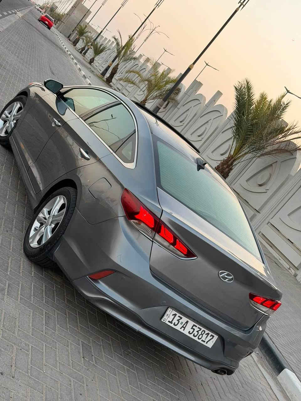 السلام عليكم سوناتا مديل2018 وراد امريكي حادثها قبق جنطه والجامعات الخلفيه مصبوغات يعني ثلاث قطع صبغ والجاملغ الأمامي بيه بارد بسيط هنا بالعراق صار فقط السياره فول مواصفات للأخير فئه سبورت فتحه كشنات تدفئه تبريد وهواي مواصفات السياره ما ناقصها اي شي حجم المحرك 2400 جي دي اي سياره كلش حلوه وبالعافيه ع الياخذها 
السعر 125 وبيها مجال عنواني البصره حي المهندسين 
للاستفسار *********** البصرة, العراق
