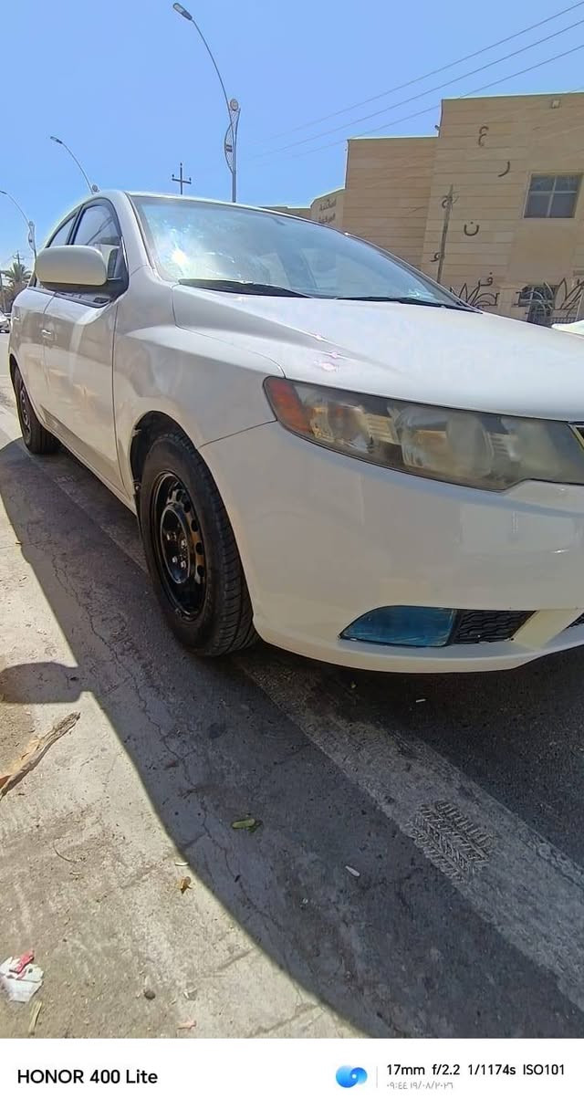سيراتو 2010بيهه صبغ حزام بدون حادث والباقي كفاله بسمي
المكينه بيها صوت ماعرف رواجز او غير شي 

حداديه تخم تاير تبريد السعر 73وبيهه مجال مكان الناصريه المركز ***********
